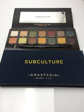 Încarcă imaginea în vizualizatorul Galerie, Anastasia makeup MODERN RENAISSANCE PALETTE Beverlying Hills  Powder Glow Kit Contour Highlighter Palette Face Powder Eyebrow
