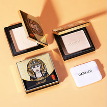 Încarcă imaginea în vizualizatorul Galerie, The Egyptian wind is clear the silk is filled with powder light and thin and the oil is controlled Concealer face makeup
